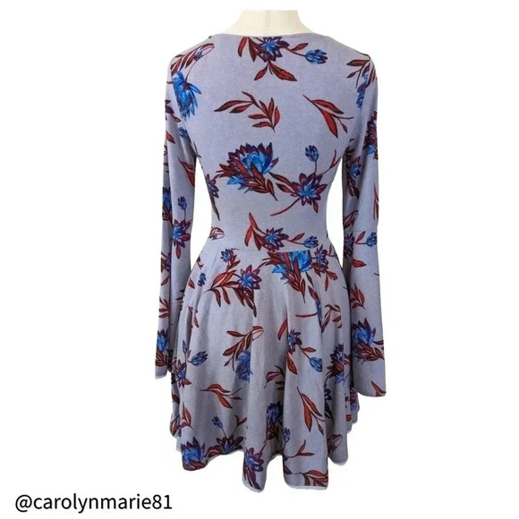 KIMCHI BLUE Flare Sleeve Fit & Flare Dress Size S Floral V-Neck Stretch - Picture 5 of 8